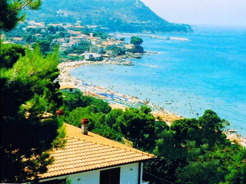 Villa Laura Sea View Apartments Santa Maria di Castellabate Ngoại thất bức ảnh