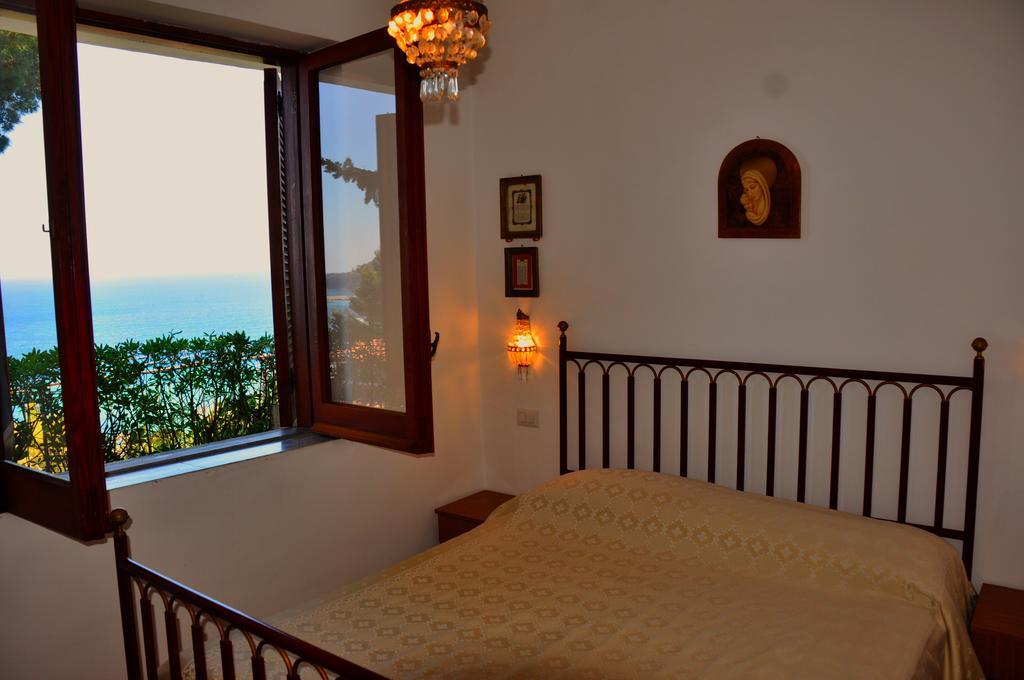 Villa Laura Sea View Apartments Santa Maria di Castellabate Ngoại thất bức ảnh
