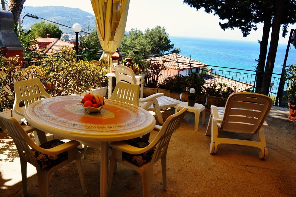 Villa Laura Sea View Apartments Santa Maria di Castellabate Ngoại thất bức ảnh