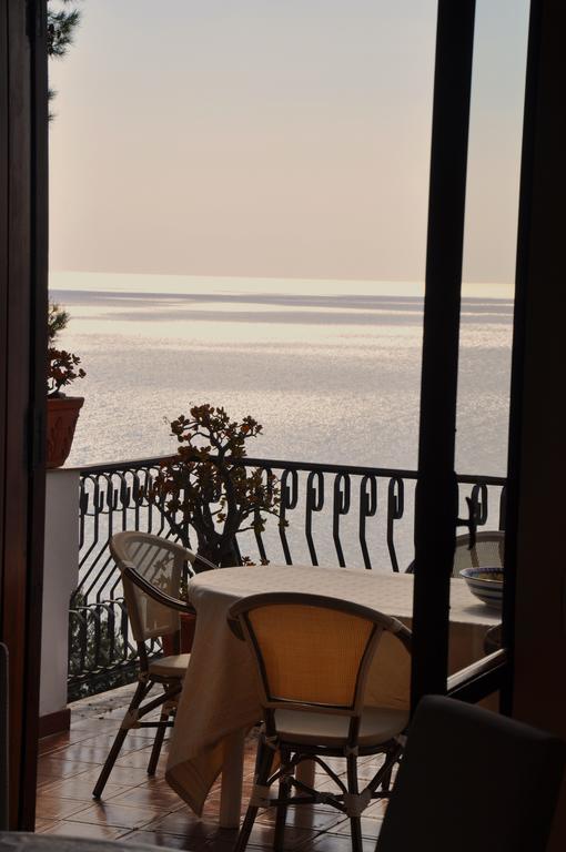 Villa Laura Sea View Apartments Santa Maria di Castellabate Ngoại thất bức ảnh