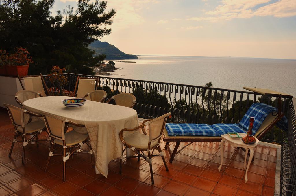 Villa Laura Sea View Apartments Santa Maria di Castellabate Ngoại thất bức ảnh
