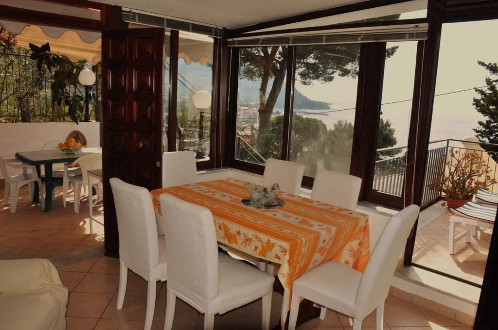 Villa Laura Sea View Apartments Santa Maria di Castellabate Ngoại thất bức ảnh