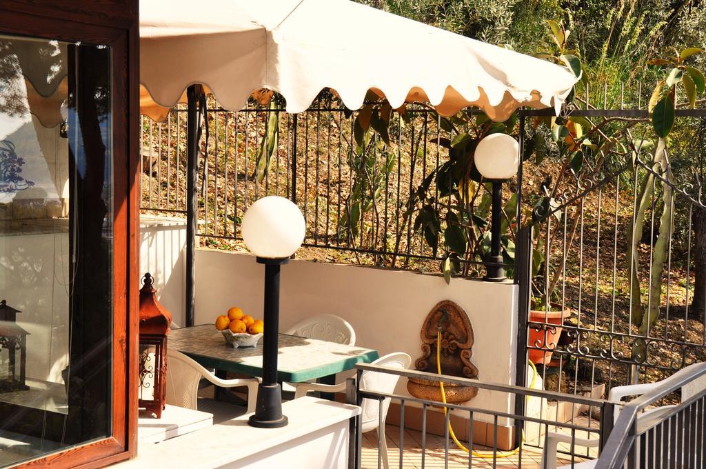 Villa Laura Sea View Apartments Santa Maria di Castellabate Ngoại thất bức ảnh