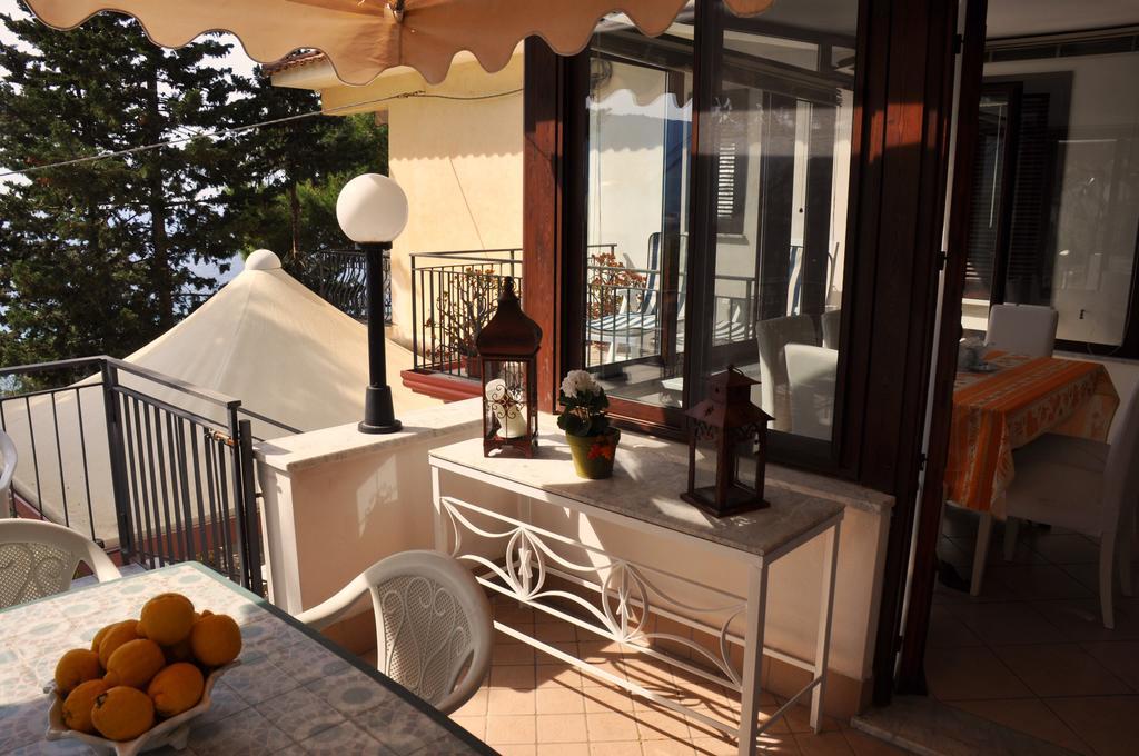 Villa Laura Sea View Apartments Santa Maria di Castellabate Ngoại thất bức ảnh