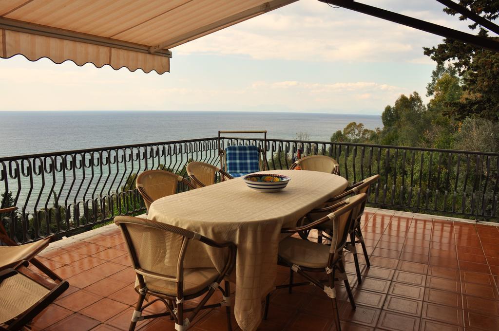 Villa Laura Sea View Apartments Santa Maria di Castellabate Ngoại thất bức ảnh